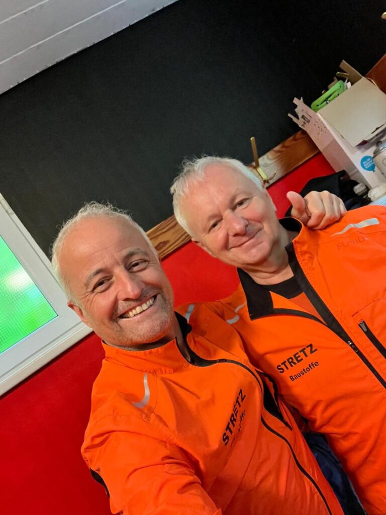 2 Läufer vor dem Rennen