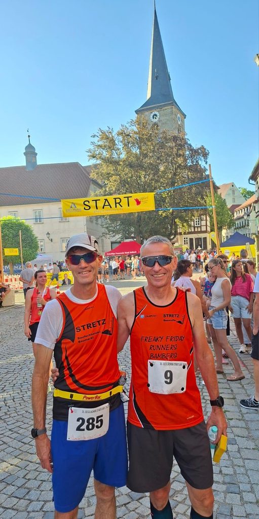 Zwei Läufer vor dem Start