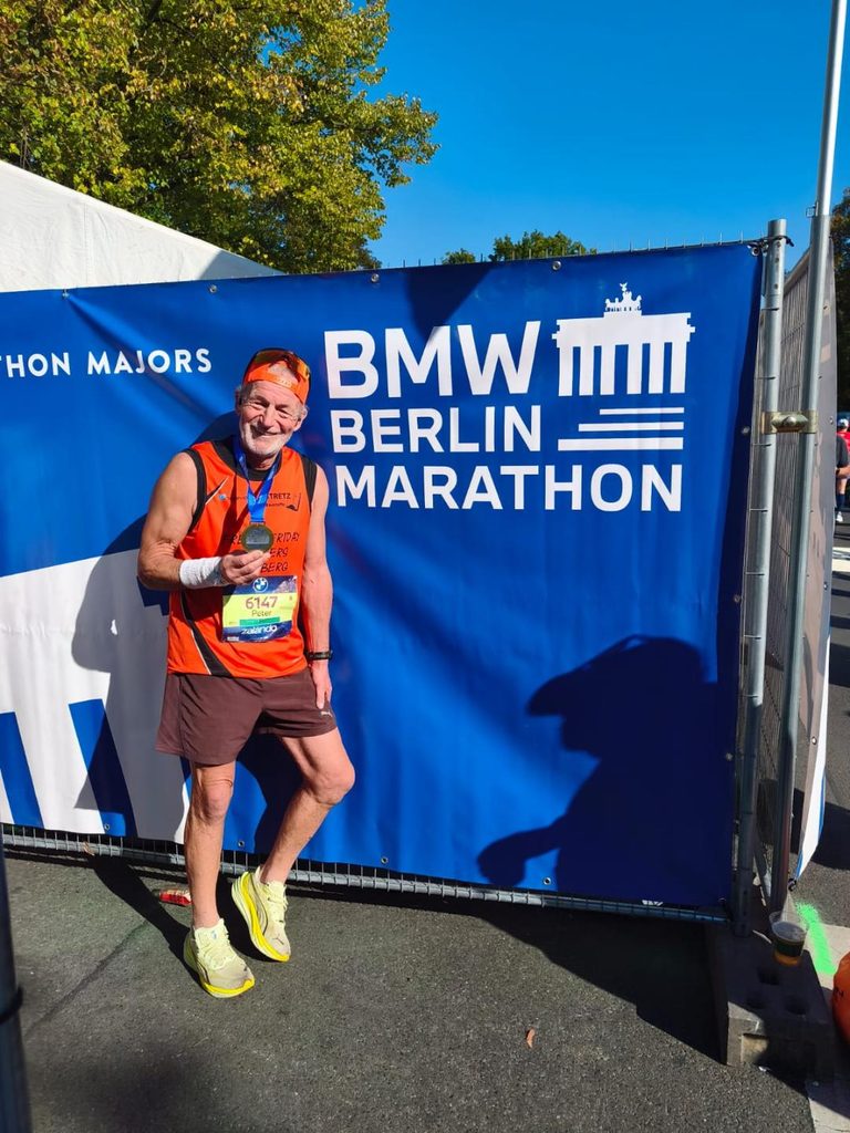 1 Läufer im Ziel des Berlin-Marathon 2026
